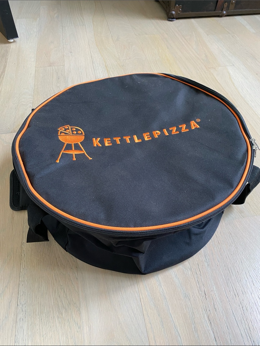 Round Pizza Carrying Case and Cooler